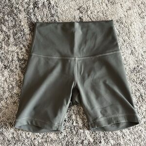 Lululemon Wunder Train Shorts